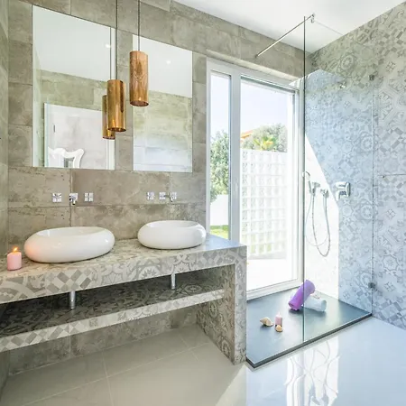 Holiday Home In Armacao De Pera Near Beaches Villa *