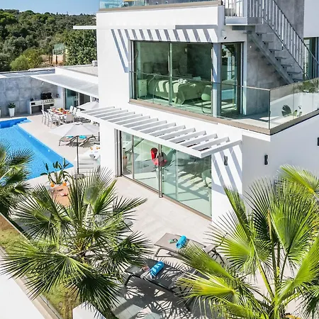 Fenced Villa Armacao de Pera